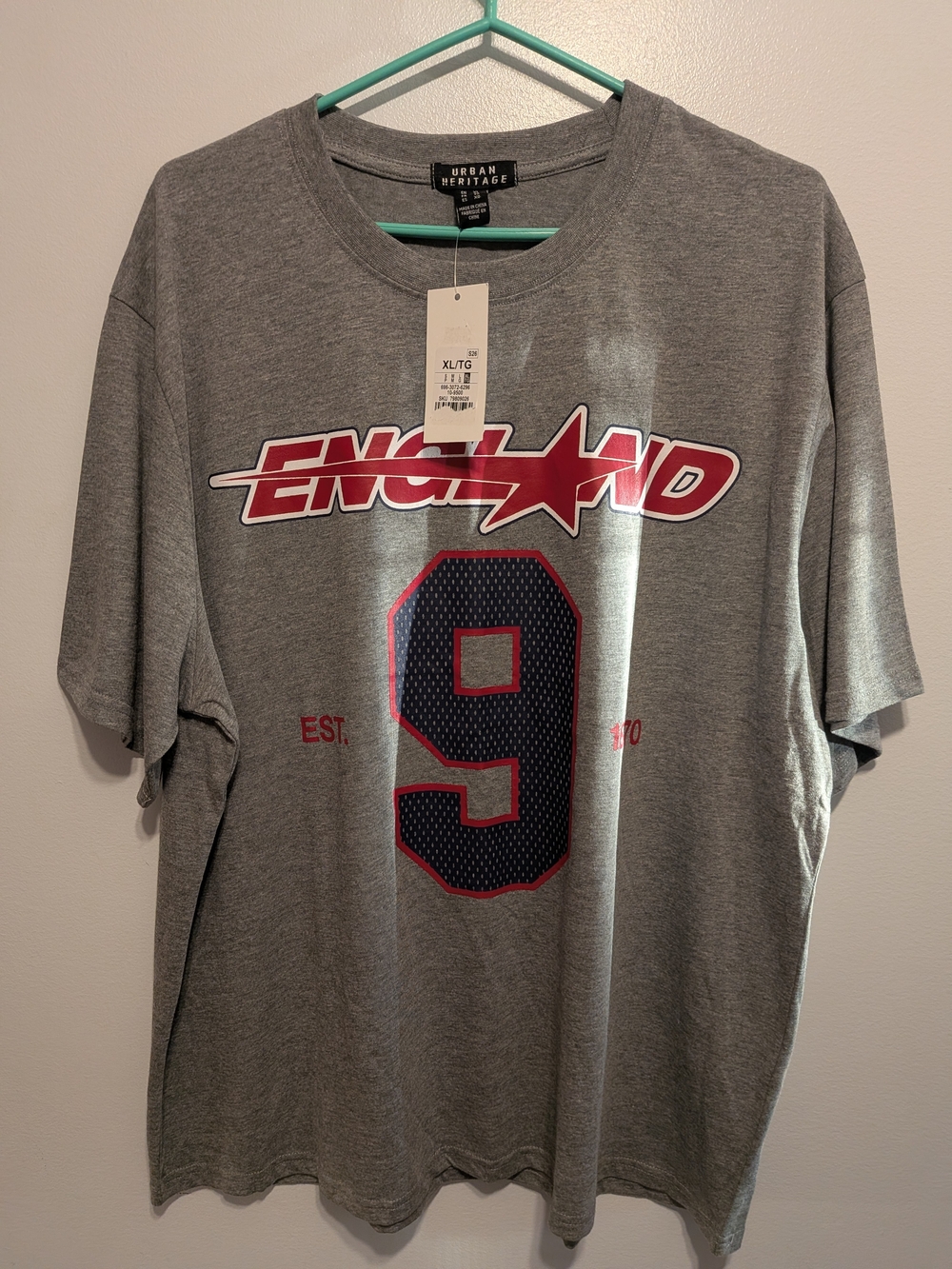 Urban Heritage Gray Graphic 'England 9' Short Sleeve Tee